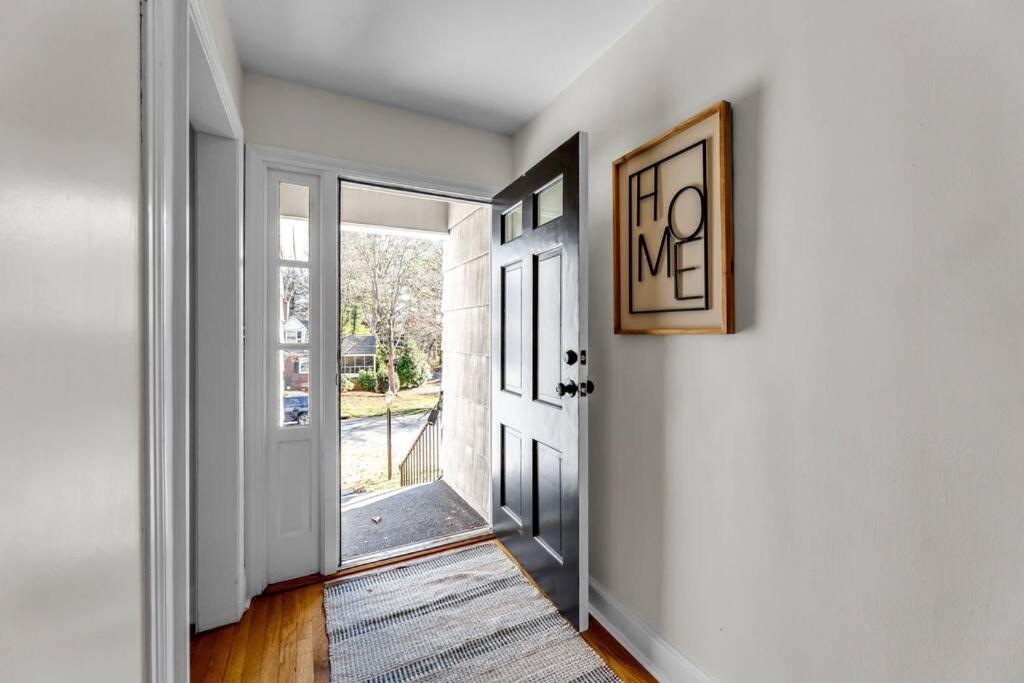 Fully Renovated 4 Bed Buena Vista House Near Wfu Βίλα Γουίνστον-Σάλεμ Εξωτερικό φωτογραφία